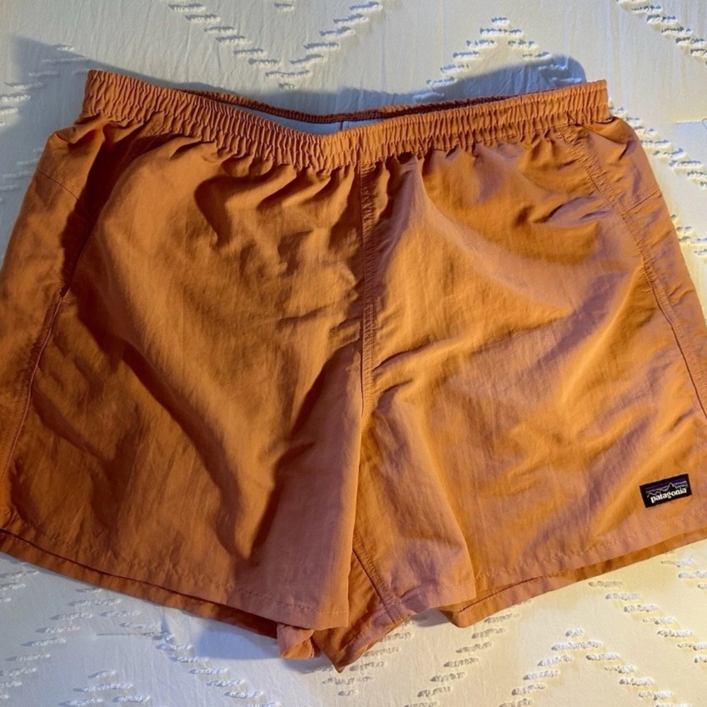 Patagonia Women’s Baggies Shorts Size L Rust Red Elastic Waist Casual Outdoor